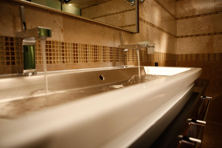 Bathroom 5, Spirit Hotel Thermal Spa, Sárvár