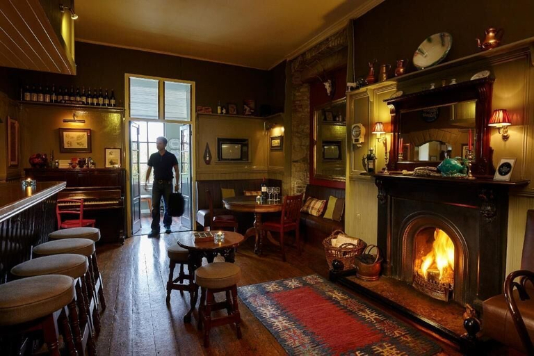 Others 5, Wild Honey Inn