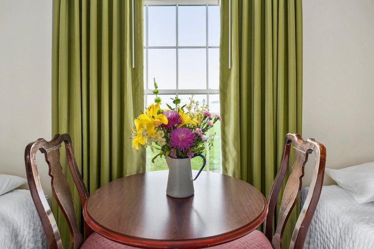 Others 5, Top Floor Standard Deluxe, Cecil
