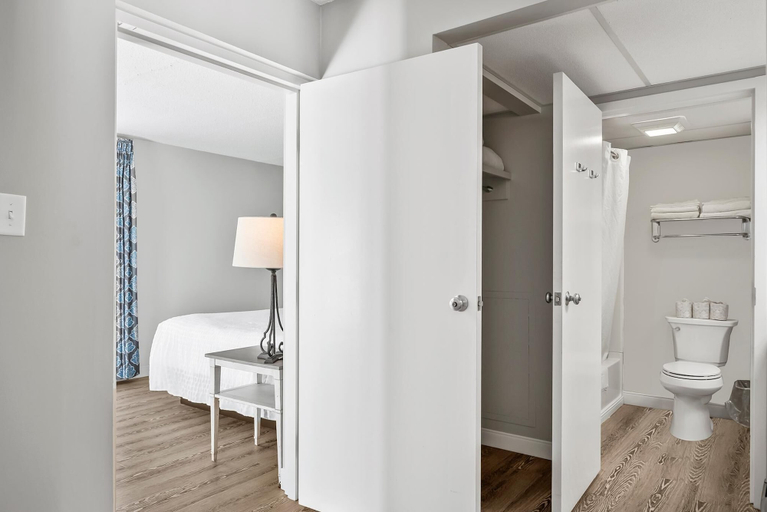 Bedroom 3, First Floor Bay View Deluxe Suite, Cecil