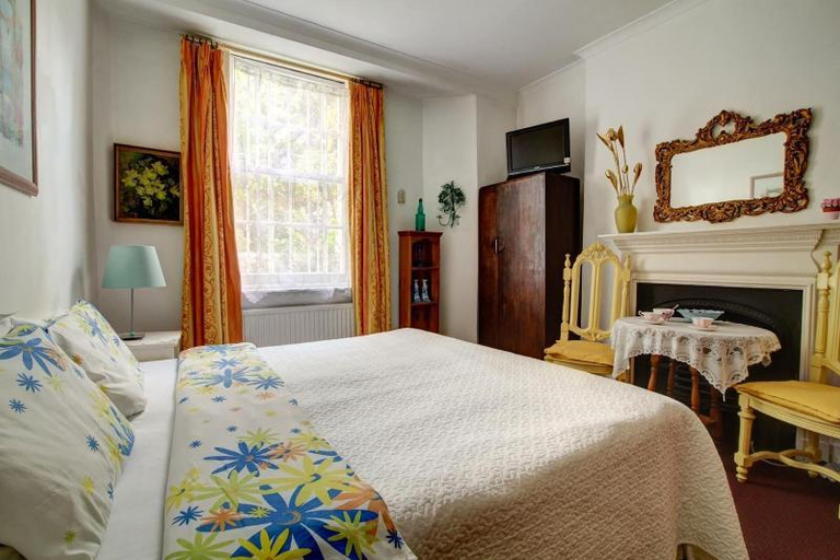 Bedroom 2, Dawson Place, Juliette's Bed and Breakfast, London