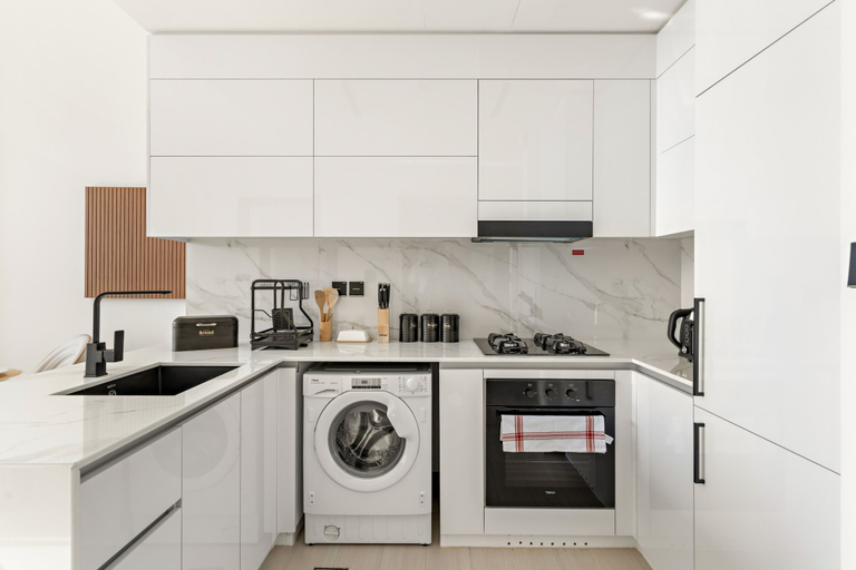 Room 4, Binghatti Onyx - 1413 1BD, Dubai