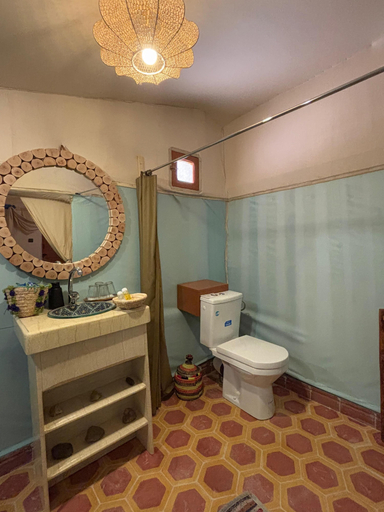 Bathroom, Merzoga luxury desert camp, Errachidia