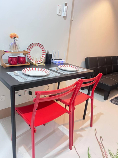 Others 4, Shore 3 T2 10thflr w Balcony Pool View, Pasay City