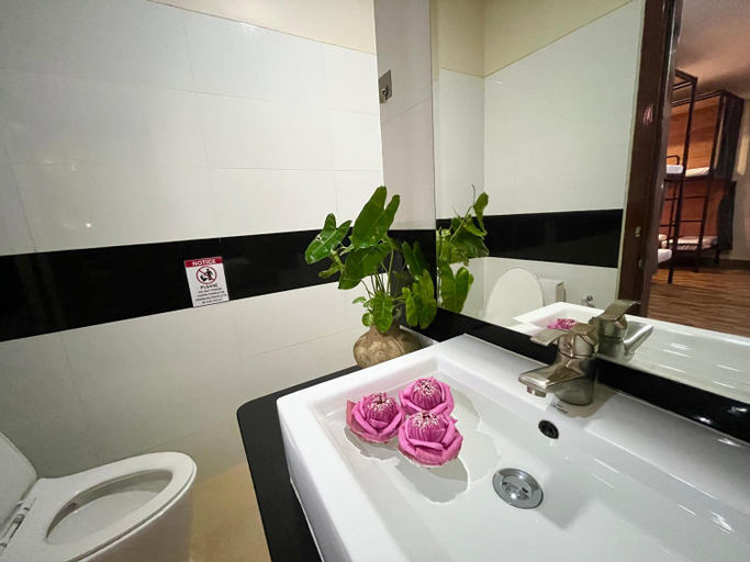 Bathroom 4, Gecko Hostel, Siem Reap