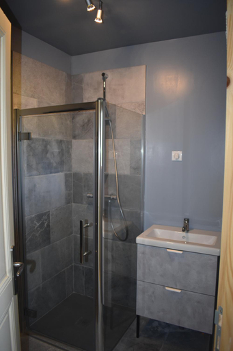 Bathroom, Chambre Buis, Hautes-Pyrénées