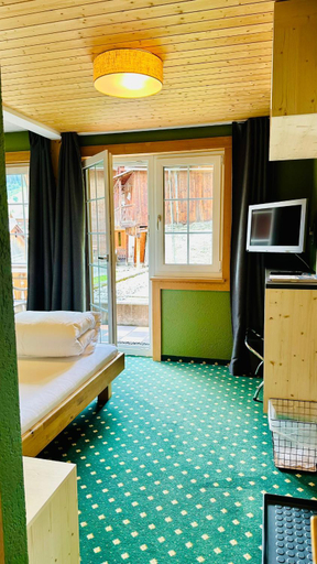 Bedroom 2, Hotel Posta, Surselva