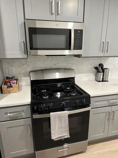 Others 5, Modern 1BR 1BA Apartment, Jersey City