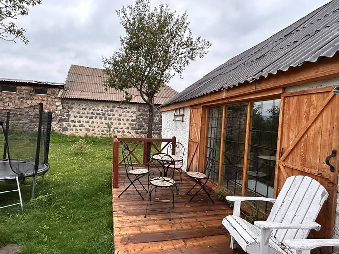 Others 5, Hnameni Bovadzor Lodge