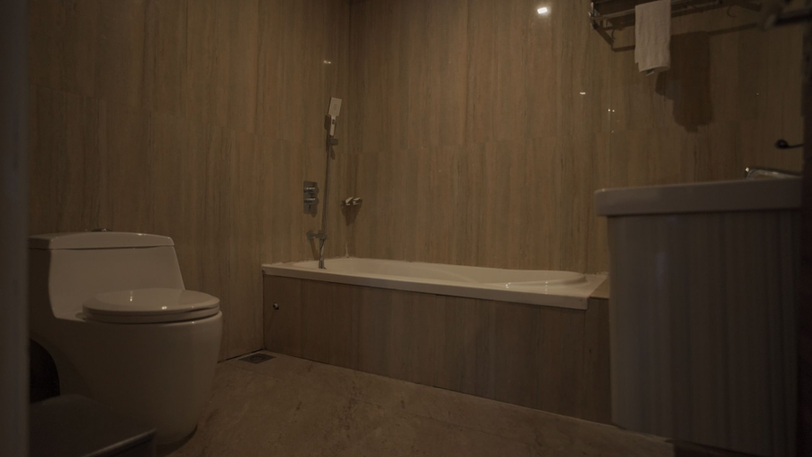 Bathroom 3, Citrus Classic Resorts & Spa Mahabalipuram ECR, Kancheepuram