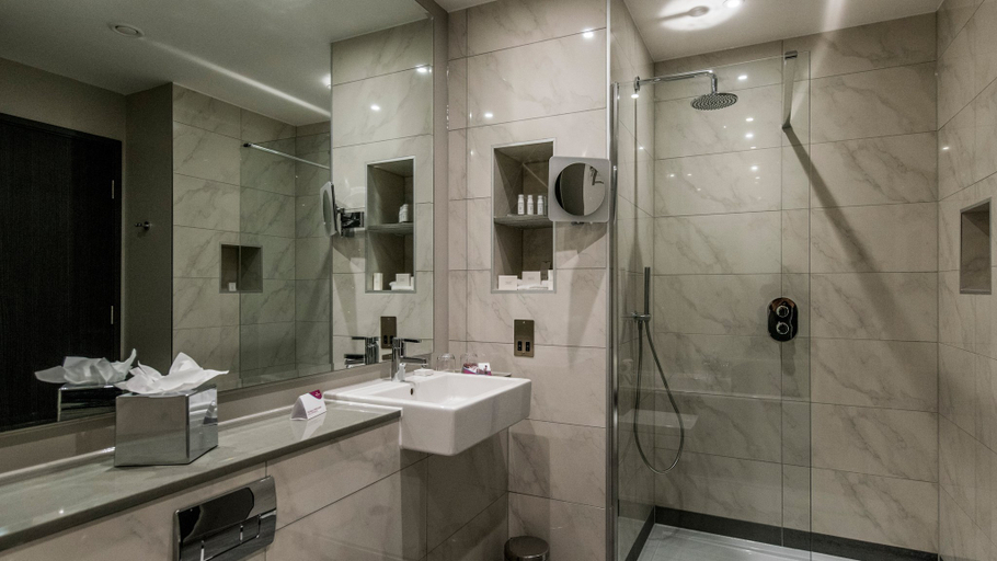 Bathroom 11