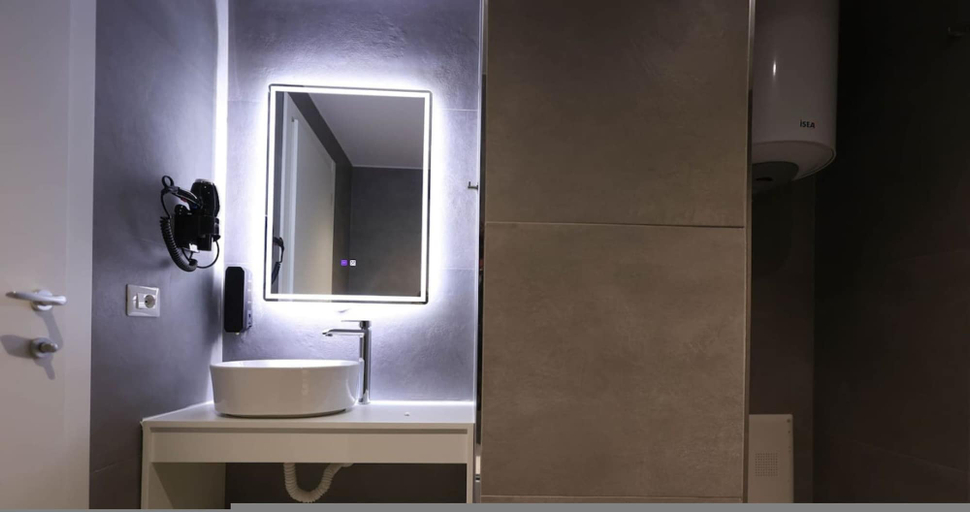 Room 3, Grandstay Studios 105, Durrësit