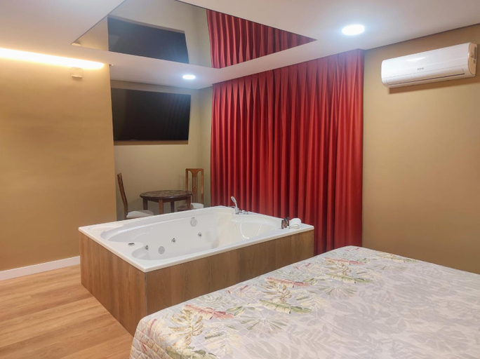 Others 5, Motel Latino, Asturias