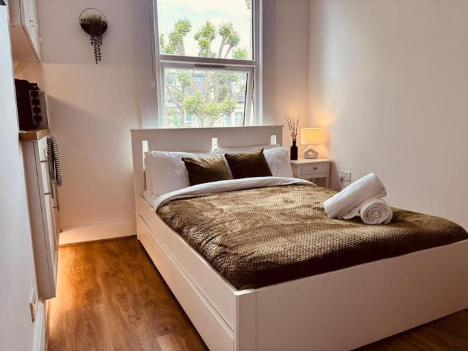 Bedroom, Zee homes W6, London