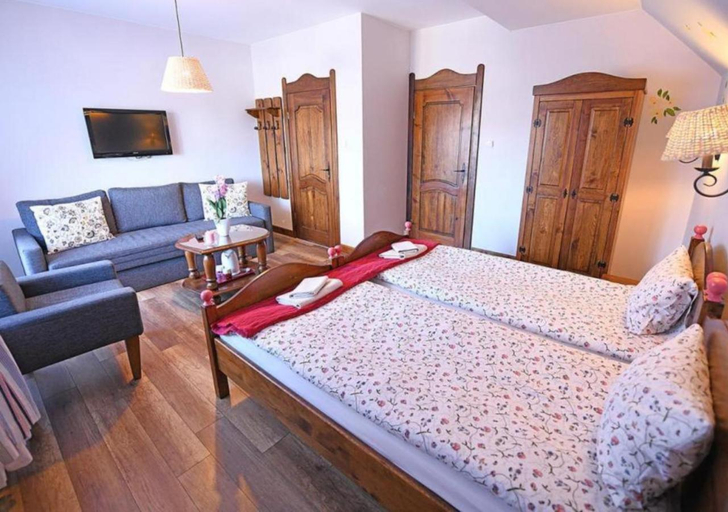 Bedroom 2, Gosciniec Malinowka, Kartuzy