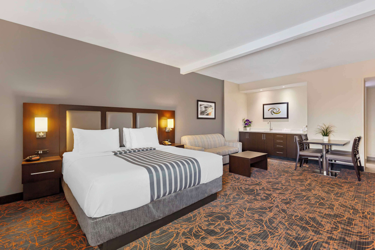 Bedroom 3, Best Western Plus Executive Inn Scarborough, Toronto