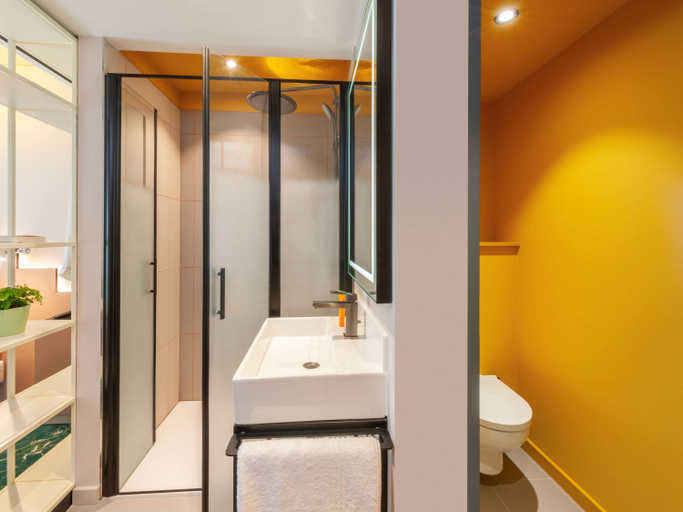 Bathroom 4, ibis Styles Zurich City Center, Zürich