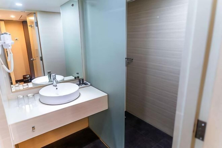 Bathroom 11