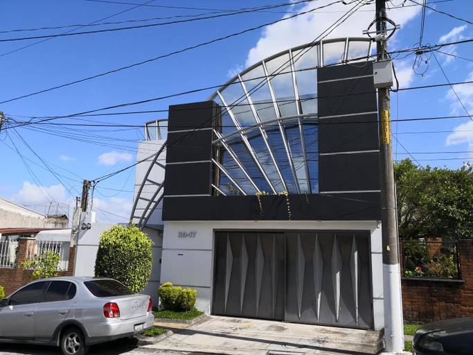 Others 2, Encantador- Confortable Cerca Forum Majadas-Miraflores Apto A, ZONA 7