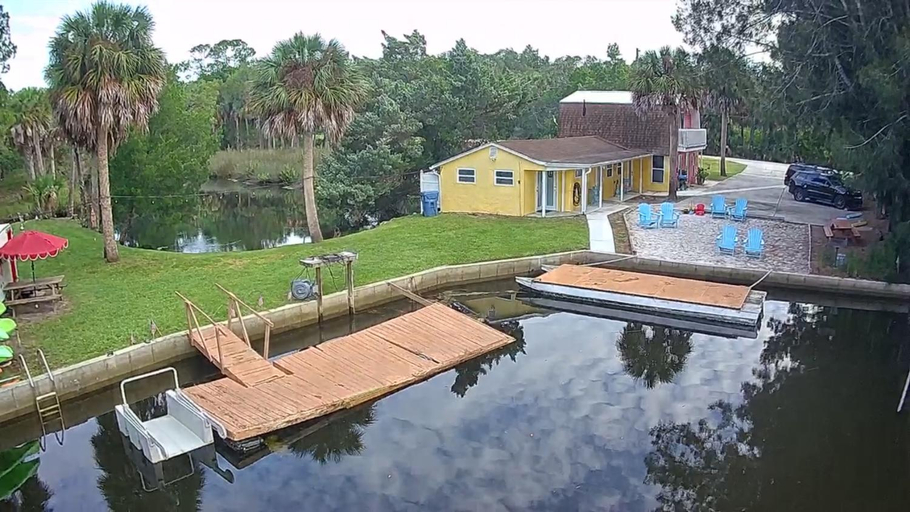 Sport & Beauty, Neptune's Grotto Old Florida Adventure Retreat, Hernando