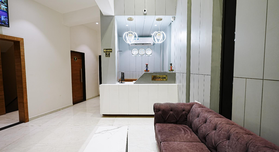 Public Area 2, L P Regency, Pune