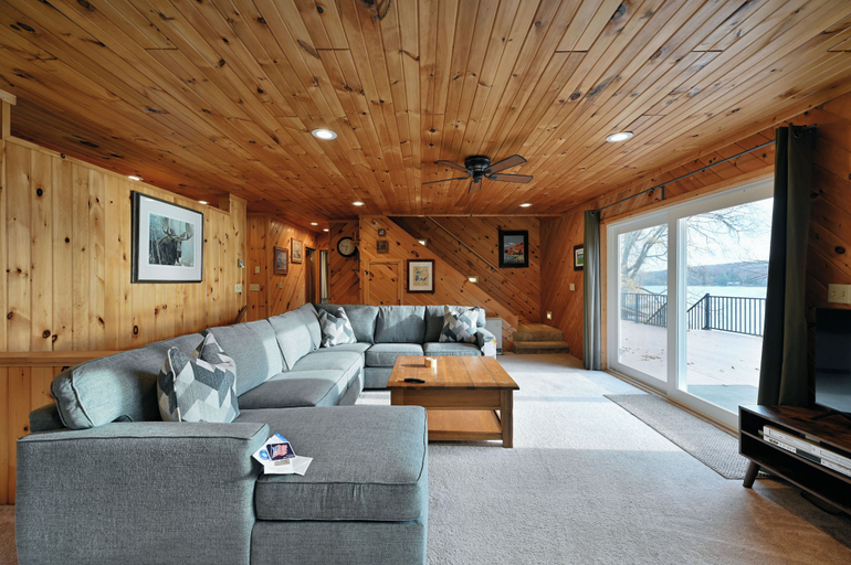 Others 5, Kenny Lodge, Bayfield