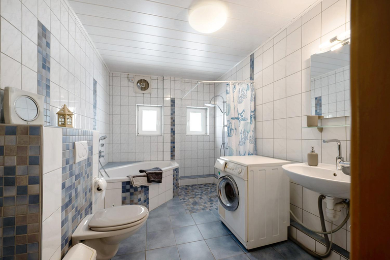 Bathroom 15