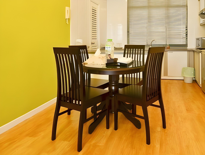 Dining Room 11