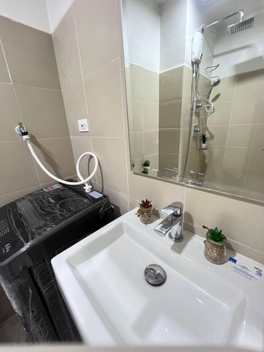 Bathroom 3, UnistayShore3 Poolview wbal near airport, Pasay City
