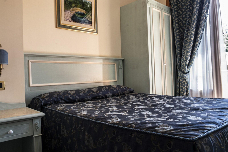 Bedroom 3, Garibaldi, Messina