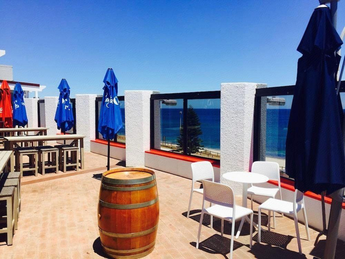Food & Drinks 4, Ocean Beach Hotel, Cottesloe