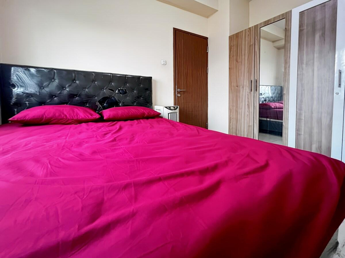 Bedroom 3, Apt Pinewood 2BR w/ Pool & Wi-Fi by 2ndHome, Sumedang
