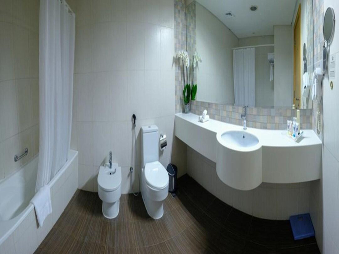 Bathroom, Nojoum Hotel Apartments LLC, Dubai