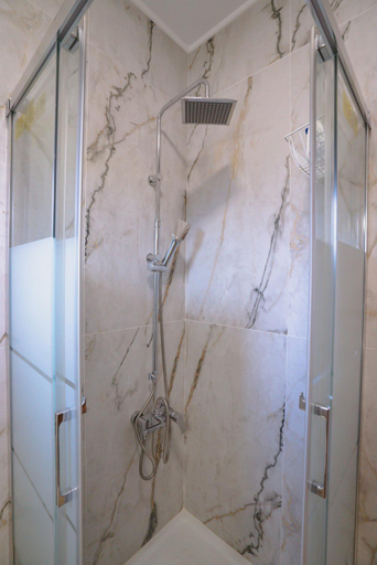 Bathroom 3, CAPTAINHOUSE, Thessaly