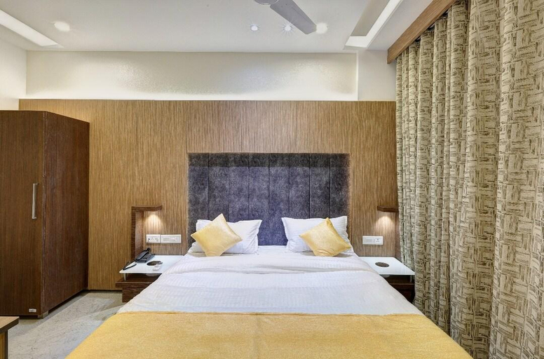 Bedroom 2, Hotel Luxura, Panch Mahals