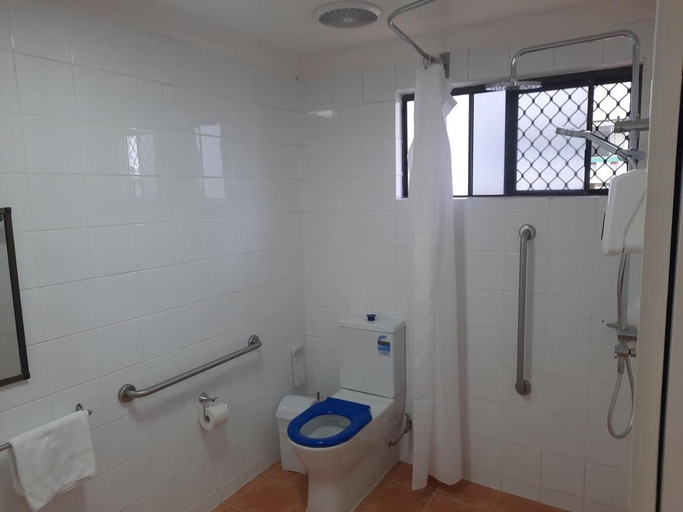 Bathroom 3, Cleveland Motor Inn, Ormiston