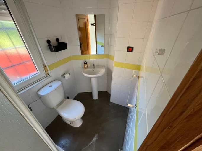 Bathroom 2, Lotila Flats Rio Caudal, Asturias