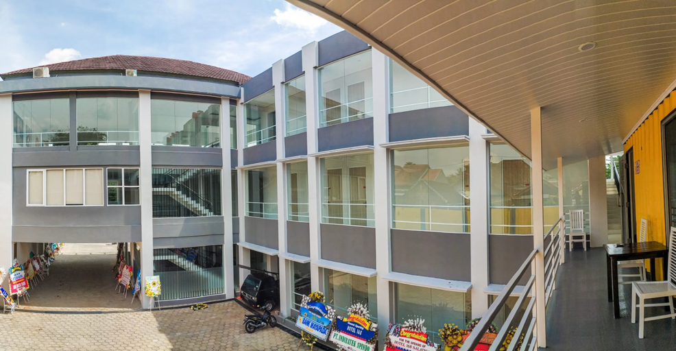 Exterior & Views 2, Hotel 168, Salatiga