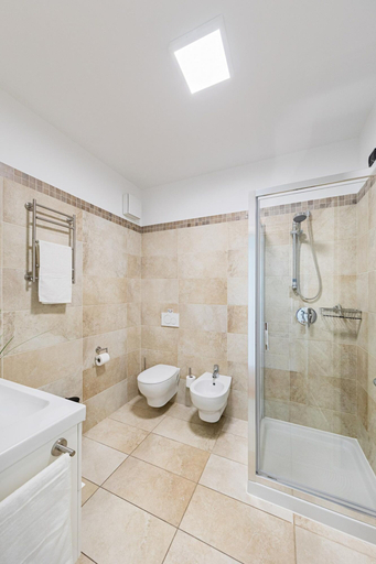 Bathroom 5, Poggio al Sole 6 Apartment by Wonderful Italy, Brescia