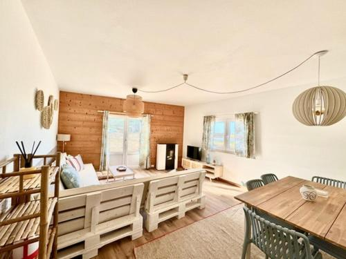 Others 4, Sunset Cove, Torres Vedras