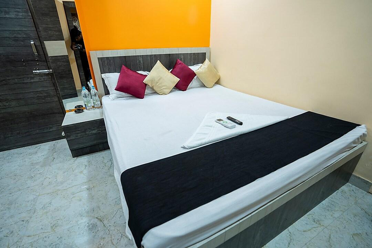 Bedroom 3, Hotel Manorama Palace, Dhanbad