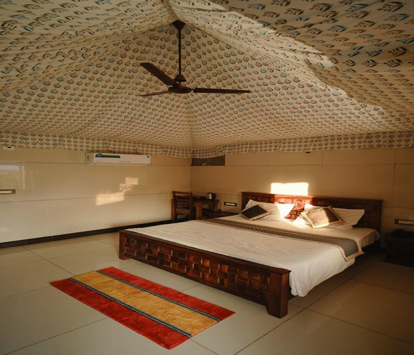 Bedroom, Bharat Lake view, Udaipur