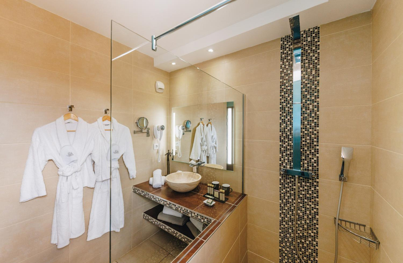 Bathroom 5, Hotel Liberata & Spa, Haute-Corse