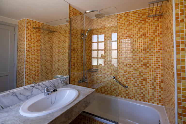 Bathroom 5, Fuentepark Apartments, Las Palmas