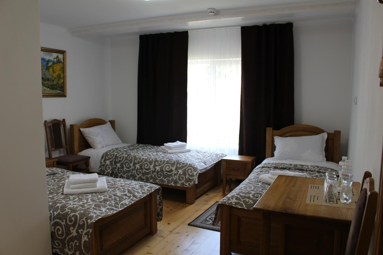 Bedroom 4, Kolochava Hotel & Restaurant, Mizhhirs'kyi