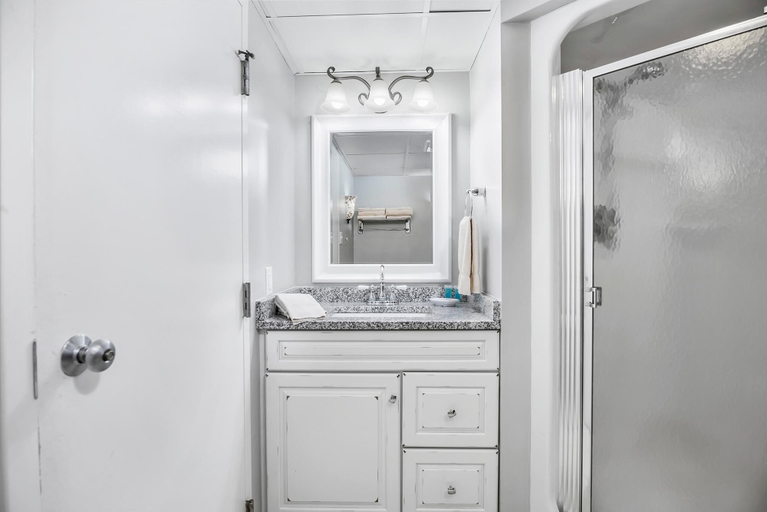 Bathroom 4, Second Floor Master Suite Bay View, Cecil