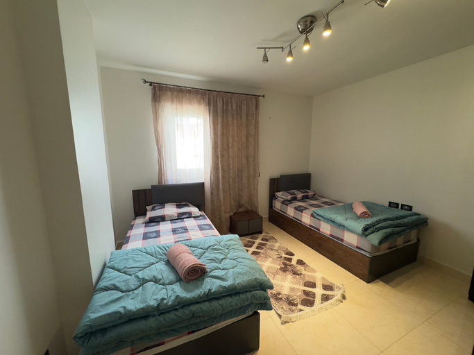 Room 5, CK 1108 Spacious 2BR Apt 2BA Near Airport, An-Nuzhah