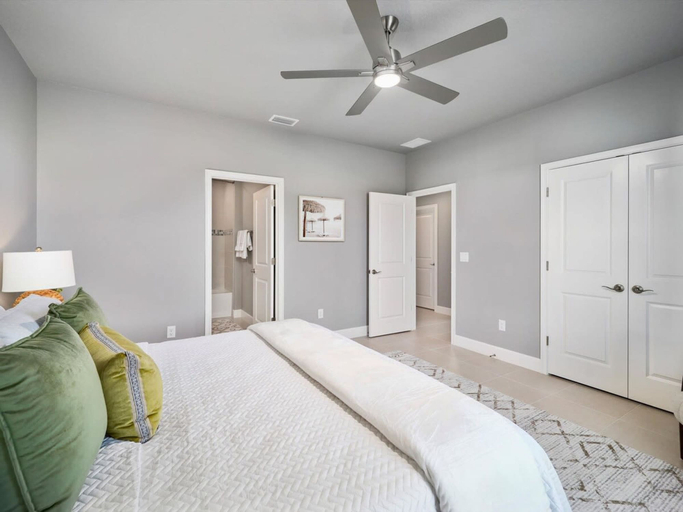 Room 5, Seabliss Steps to the Beach Pool Home 4 4 5 new, Flagler