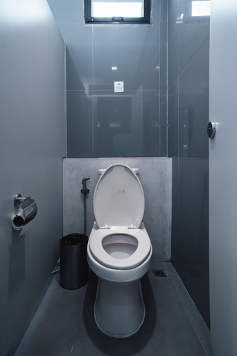 Bathroom 9