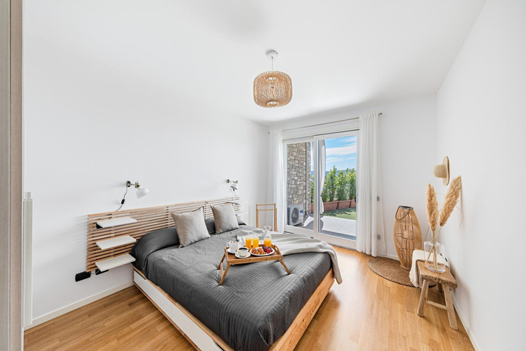 Bedroom 3, Poggio al Sole 6 Apartment by Wonderful Italy, Brescia